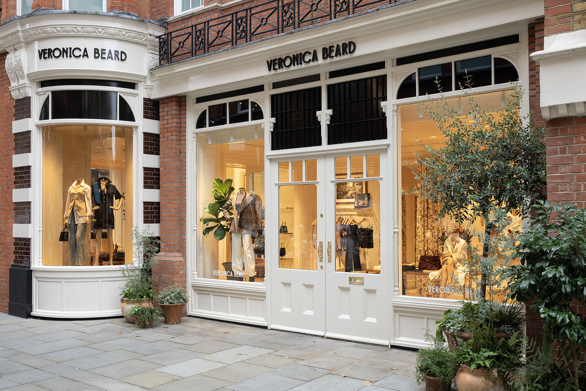 Read more about the article Lucent Lighting Revitalises Retail Brand Veronica Beard’s New Sloane Square Location